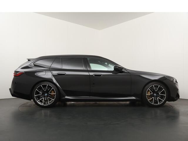 BMW M5 5-serie Touring | Kermisch | Panoramadak | Trekhaak | Head-Up | Stoelkoeling |