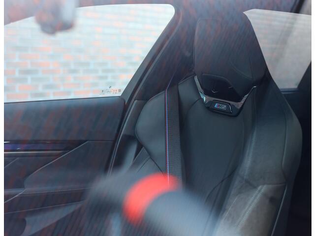 BMW M5 5-serie Touring | Direct leverbaar - Urban Green - Drivers Pack