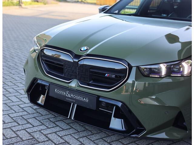 BMW M5 5-serie Touring | Direct leverbaar - Urban Green - Drivers Pack