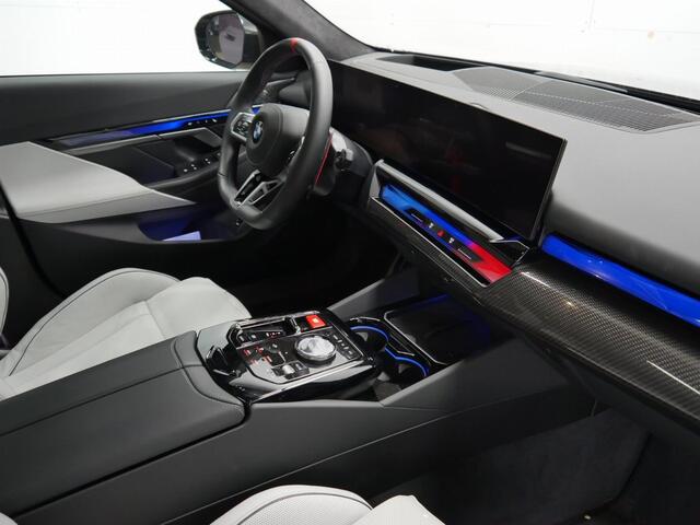 BMW M5 5-serie Touring Individual ''Daytonaviolett' - Carbon Remmen - Pano - Trekhaak