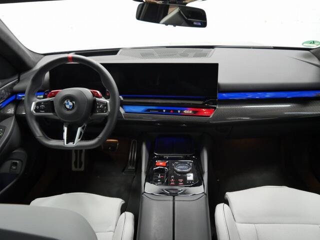 BMW M5 5-serie Touring Individual ''Daytonaviolett' - Carbon Remmen - Pano - Trekhaak