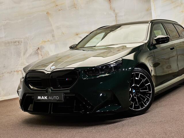 BMW M5 Touring V8 M Hybrid, Sonderlackierung, pano, B&W, 21'', stl.ventilatie, tr.haak, memory, leder, privacy