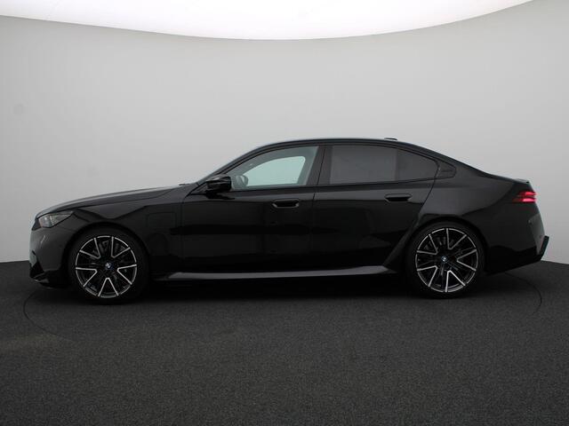 BMW M5 5 Serie Sedan M Drive Professional | Comfort Access | Panoramadak | Driving Assistant Professional | Parking Assistant Professional | Bowers & Wilkins | 20/21''