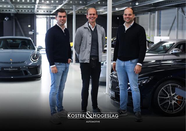 BMW M5 5-serie Touring | Direct leverbaar - Urban Green - Drivers Pack