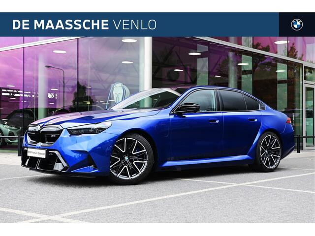 BMW M5 5 Serie Automaat / Panoramadak / Stoelventilatie / Bowers & Wilkins / M Multifunctionele voorstoelen / Adaptieve LED / Parking Assistant Plus / Driving Assistant Professional