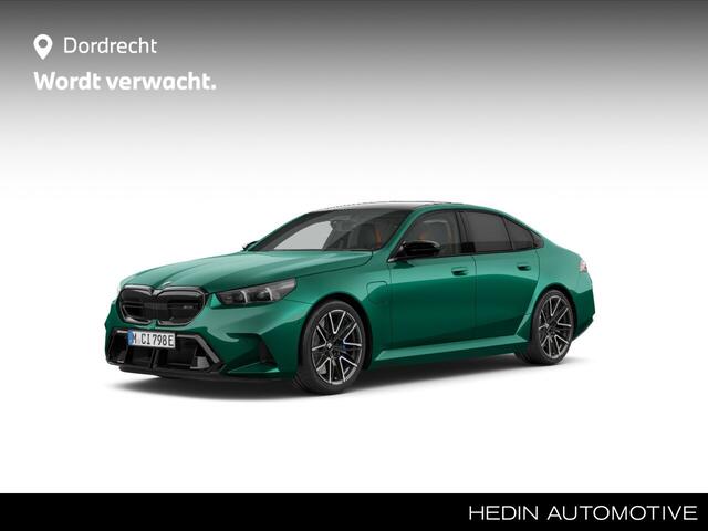 BMW M5 5-serie Sedan | Bowers & Wilkins | Driving Assistant Professional | Panorama | Trekhaak | Ventilatie | Wordt Verwacht