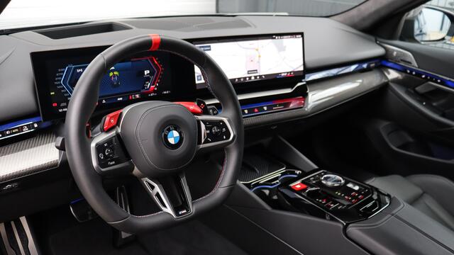 BMW M5 Touring | M Drivers Pack | Keramisch | Comfort Pack | Trekhaak | Carbon | Panoramadak | Head-up
