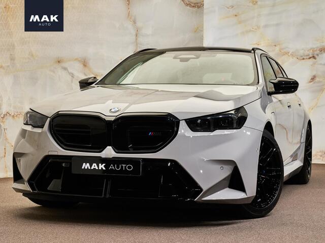 BMW M5 Touring V8 M Hybrid, Sonderlackierung, pano, alcantara, B&W, 21'', stl.ventilatie, tr.haak, memory, leder, privacy