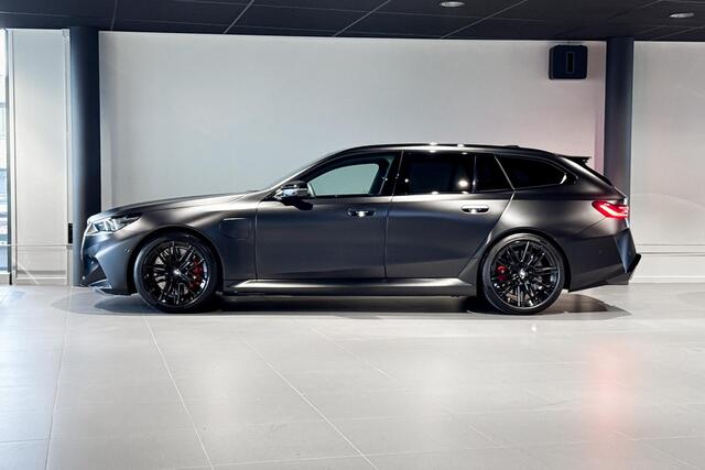BMW M5 Touring | M Driver's Pack | Glazen Panoramadak | Iconic Glow | Bowers & Wilkins |