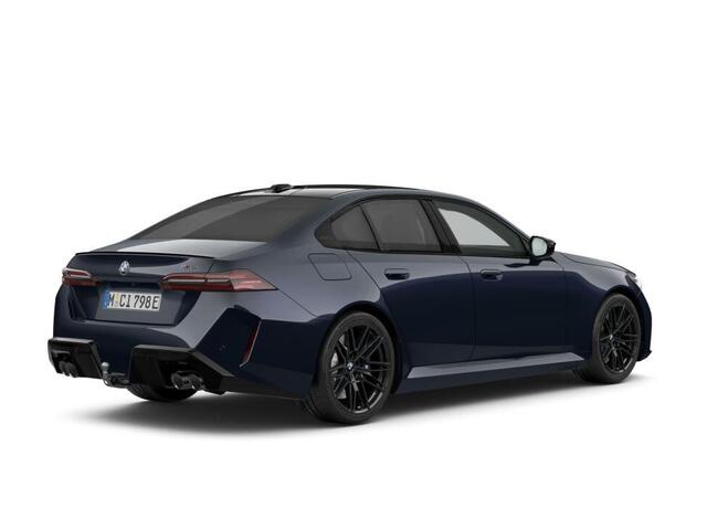 BMW M5 Sedan | M Driver's Package | Comfort Package | Trekhaak | Driving Assistant Professional | Parking Assistant Professional