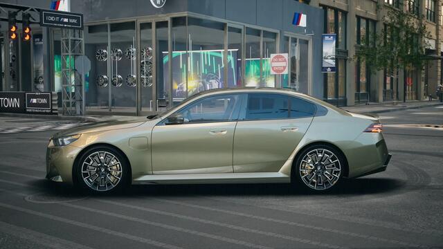 BMW M5 5 Serie Automaat / Trekhaak / Carbon-keramische remmen / Carbon Pack / M Drive Professional / Comfort Access / Parking Assistant Professional / Stoelventilatie