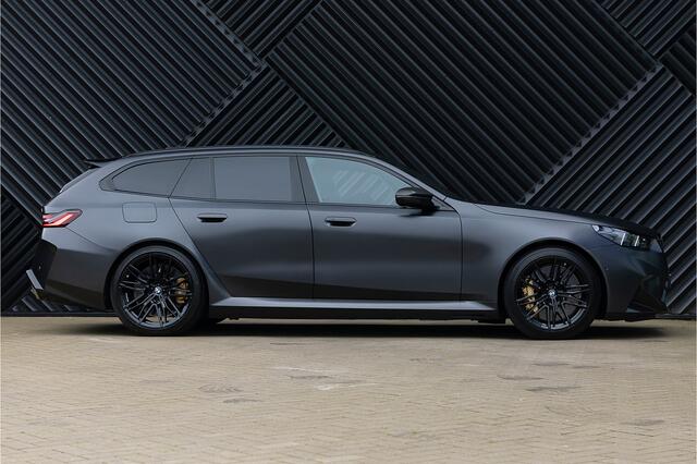 BMW M5 Touring V8 Hybride M Keramisch Frozen Pano Alcant.Hemel Bowers&Wilkins Trekhaak