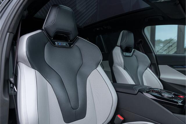 BMW M5 Touring V8 Hybride M Keramisch Frozen Pano Alcant.Hemel Bowers&Wilkins Trekhaak