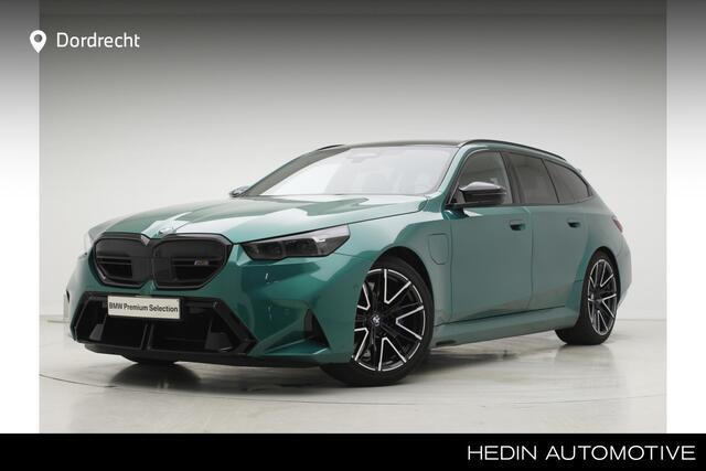 BMW M5 5-serie Touring | CoPilot | Trekhaak | Ventilatie | Bowers & Wilkins Surround Sound System | 727 pk | M Isle of Man Green metallic 7ME M-Drivers Package mogelijk