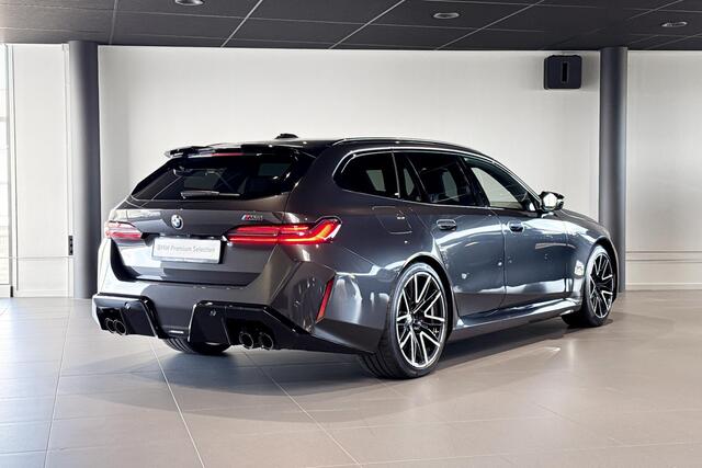 BMW M5 Touring | Glazen Panoramadak | Bowers & Wilkins | Iconic Glow | Stoelventilatie | Trekhaak |