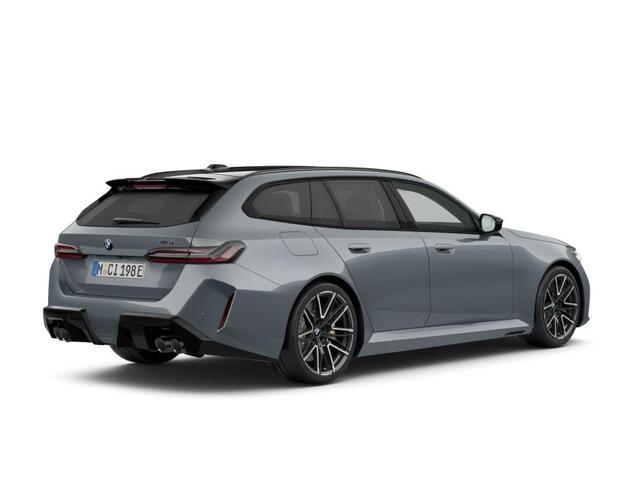 BMW M5 Touring | Keramische remmen | Driving Assistant Plus | COmfort Pack | Alcantara hemelbekleding