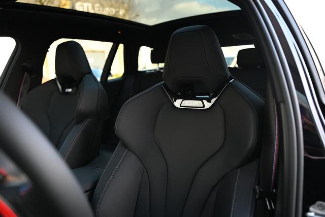 BMW M5 Touring Automaat / Trekhaak / Panoramadak / M Drive Professional / Comfort Access / Bowers & Wilkins / Adaptieve LED / Parking Assistant Professional