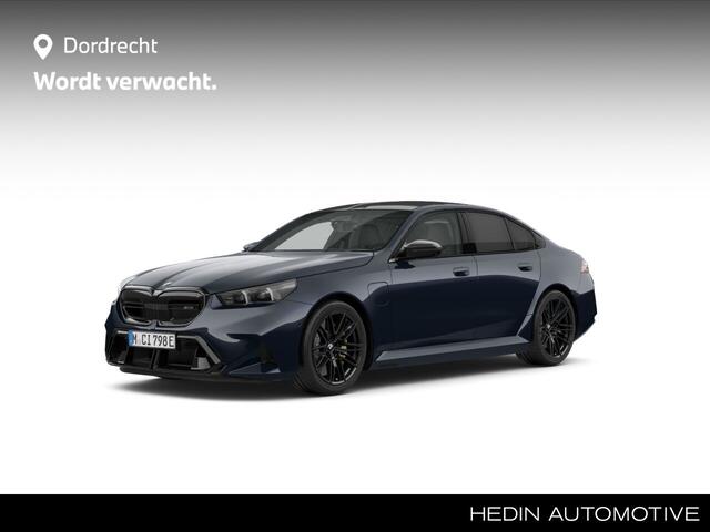 BMW M5 5-serie Sedan | M Carbon-keramische remmen | Trekhaak | Driving Assistant Professional | Carbon Pack incl Carbon dak | M Driver's Pack | Alcantara Hemel