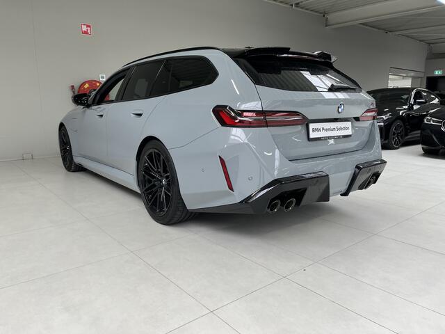 BMW M5 5-serie Touring | 2026 | M Driver's Pack | Trekhaak | Alcantara Hemel | Panorama | Driving Assistant Professional |