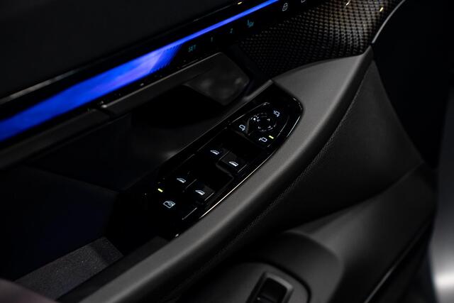 BMW M5 5-serie Touring *Bowers & Wilkins / M-Driver's Package / Stoelventilatie / Panorama / Carbon in- exterieur / Surround-View*