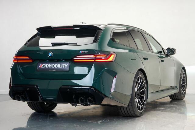 BMW M5 5-serie Touring | M-Drivers Pack | Keramisch | Akrapovic | Goodwood Grün Sonderlackierung