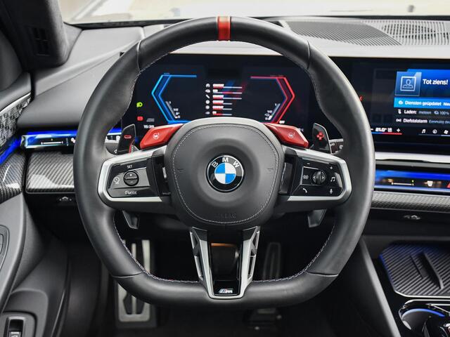BMW M5 5-serie Touring l M drivers package l Stoelkoeling l Carbon | B&W Surround Audio | Trekhaak |