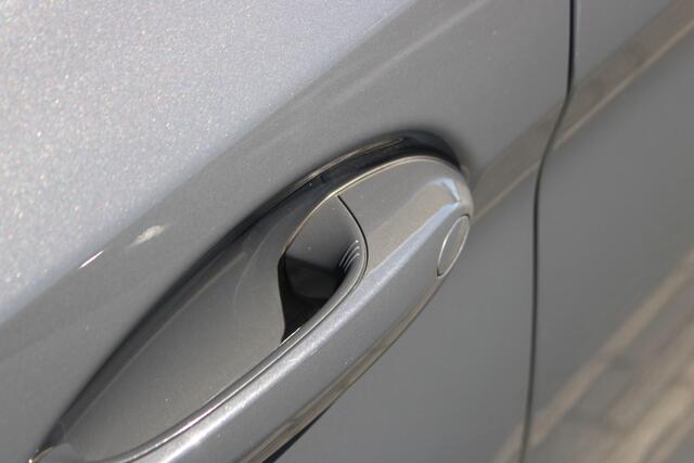 BMW M5 Competition Automaat / Laserlight / M Multifunctionele Stoelen / Soft Close / Comfort Access / Parking Assistant Plus / Stuurverwarming