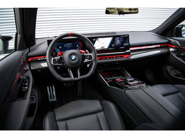 BMW M5 Touring V8 Hybrid | Pano | B&W | M Drivers Package | Trekhaak |