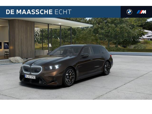 BMW M5 Touring Automaat / M Drive Professional / Trekhaak / Panoramadak / Carbon-keramische remmen / Parking Assistant Professional / Comfort Access / Bowers & Wilkins