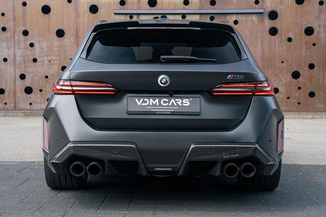 BMW M5 5-serie Touring | 950 PK | AKRAPOVIC | VOSSEN | CARBON | EVENTURI | PANORAMA | MATTE PPF |