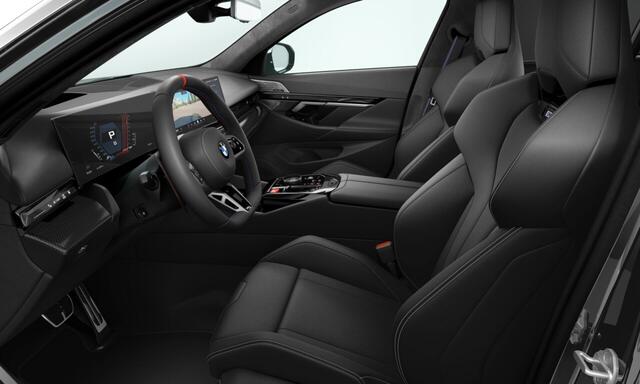 BMW M5 | 20/21'' | Panorama. | M Driv. Pack | Alcan. hemel | Driv. + Park. Prof. | Stoelvent. | B&W | Trekhaak | Stoelvent. | B&W | Stoelverw. voor/achter