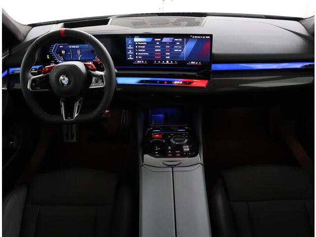 BMW M5 Sedan | Pano | Trekhaak | M Driver's Pack | Comfort Pack