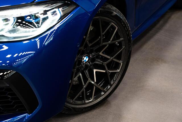 BMW M8 8-serie Competition *M-Driver's Package / Harman Kardon / Soft-Close / HUD / Surround-View / M Sportuitlaat*