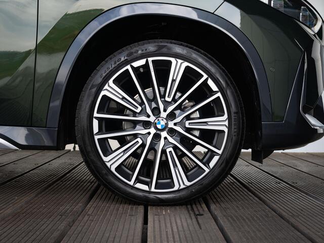 BMW X1 sDrive18i xLine | Premium Pack | Driving Assistent | Parking Assistent | 20 inch | Trekhaak