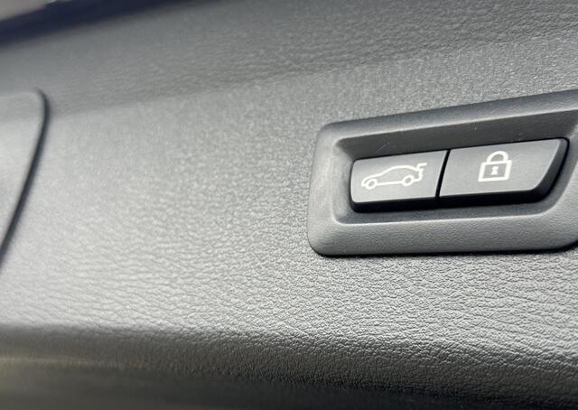BMW X1 xDrive25e PANO CAM SFEER HUD TREKHAAK