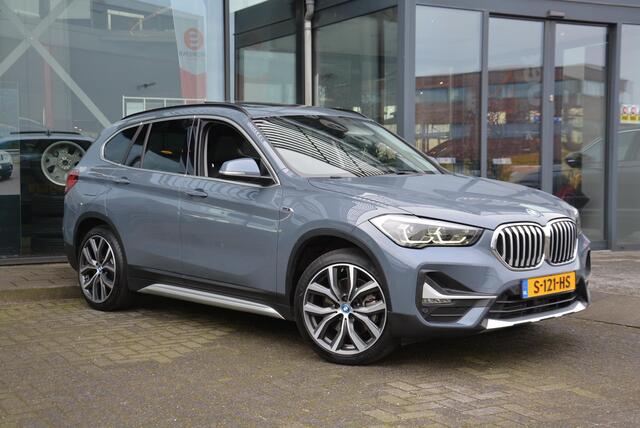 BMW X1 xDrive25e High Executive | Pano | Head up | Leer | Stuurverwarming