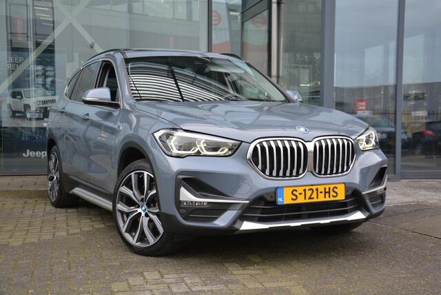 BMW X1 xDrive25e High Executive | Pano | Head up | Leer | Stuurverwarming