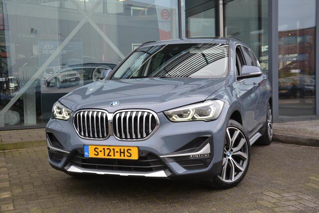 BMW X1 xDrive25e High Executive | Pano | Head up | Leer | Stuurverwarming