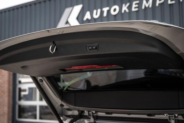 BMW X1 30e xDrive M Sport | Shadow | Driving Ass. Prof. | Trekhaak | ACC | Camera | 18 Inch |