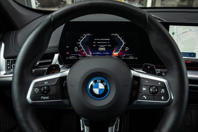 BMW X1 30e xDrive M Sport | Shadow | Driving Ass. Prof. | Trekhaak | ACC | Camera | 18 Inch |