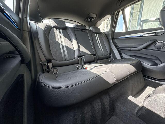 BMW X1 xDrive25e M Sportpakket / Elektrisch verwarmde voorstoelen / Stuurwielrand Verwarmd