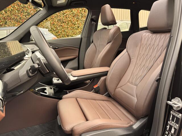 BMW X1 xDrive23i | Trekhk | H+K | HUD | 1eEig | Ad.Cruise | Pano | Full Options!