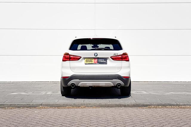 BMW X1 xDrive20i xLine | High Executive | Trekhaak | Achteruitrijcamera | Panoramadak