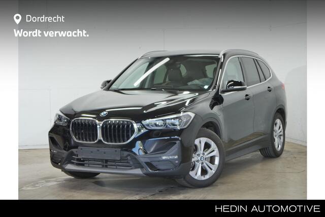 BMW X1 xDrive25e | 9.500 km!! | Camera | Privacy Glass | Stoel/Stuurverwarmig | Head-Up | Leder | 2 jaar BMW Garantie