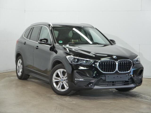 BMW X1 xDrive25e | 9.500 km!! | Camera | Privacy Glass | Stoel/Stuurverwarmig | Head-Up | Leder | 2 jaar BMW Garantie