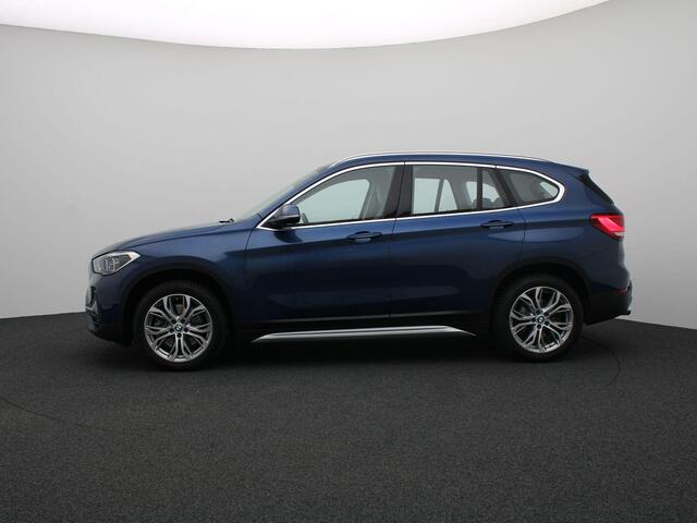 BMW X1 xDrive20i High Executive | xLine | Parking Pack | Safety Pack | Stuurwielrand Verwarmd | Elektrisch Verstelbare Voorstoelen | Active Cruise Control | Head-Up Display | 18''