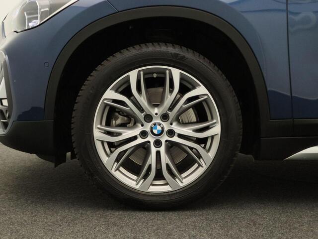 BMW X1 xDrive20i High Executive | xLine | Parking Pack | Safety Pack | Stuurwielrand Verwarmd | Elektrisch Verstelbare Voorstoelen | Active Cruise Control | Head-Up Display | 18''
