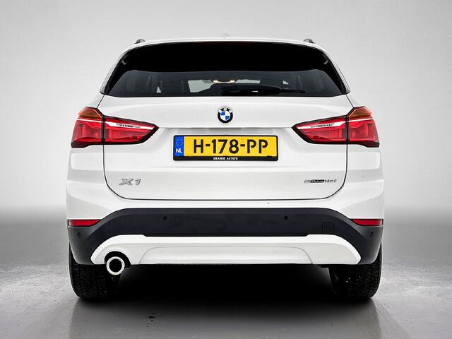 BMW X1 sDrive18i 141PK Automaat Executive / Cruise-ctr. / Lm.velgen / Navigatie / Elektrische Achterklep / Apk apr-2026