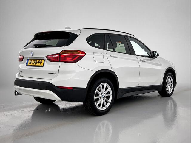 BMW X1 sDrive18i 141PK Automaat Executive / Cruise-ctr. / Lm.velgen / Navigatie / Elektrische Achterklep / Apk apr-2026
