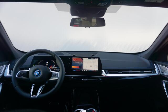 BMW X1 xDrive25e M Sportpakket Pro 19'' / Head-Up Display / Harman Kardon / Trekhaak / Driving Assistant Plus